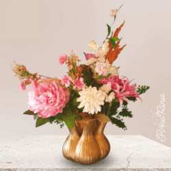Tuitvaas met kunstbloemen